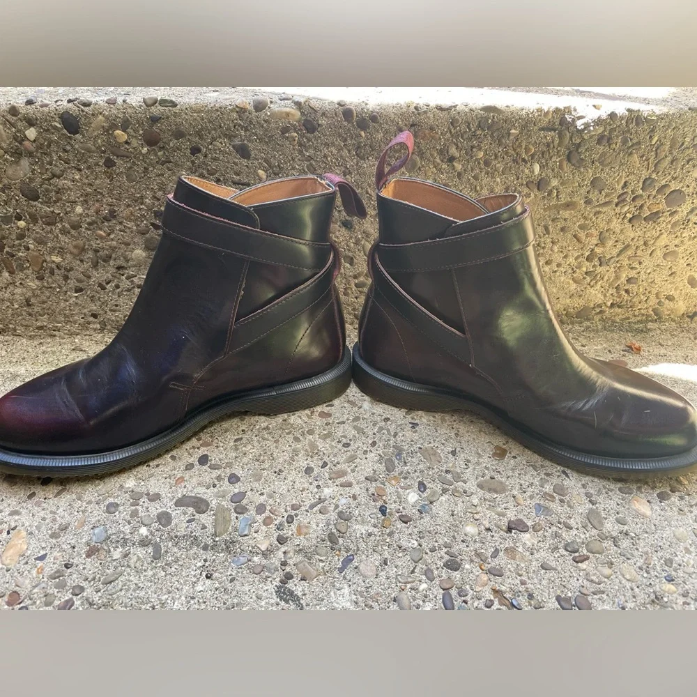 Dr. Martens TERESA CHERRY RED ARCADIA BOOT, size 8 - Picture 4 of 8